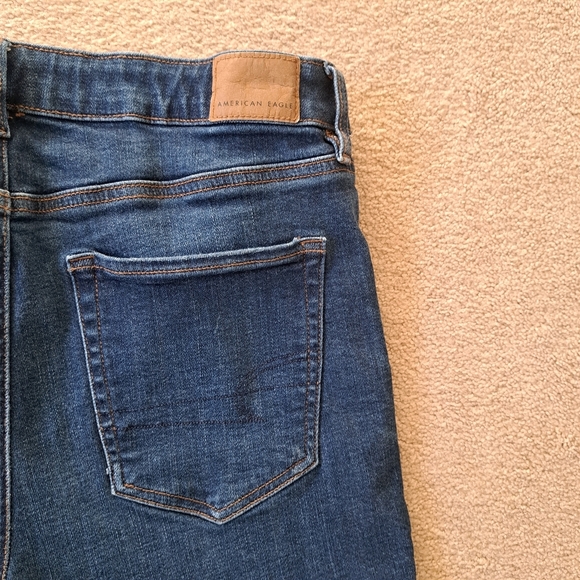 American Eagle Jeans Kick Boot Crop Women's 8 Short Blue Denim Frayed Hem - Picture 11 of 14